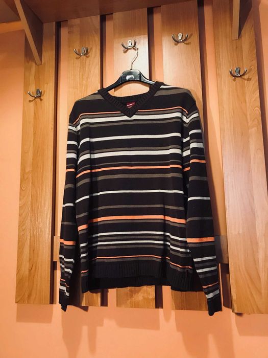 Sweter męski w prążki