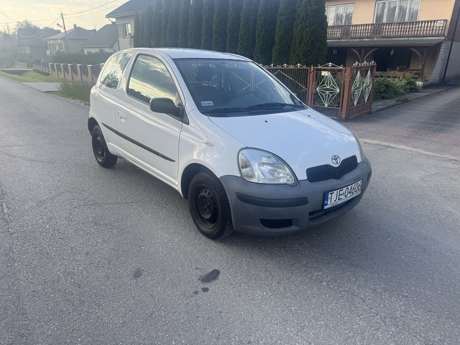 Toyota Yaris 1.0 stan bardzo dobry