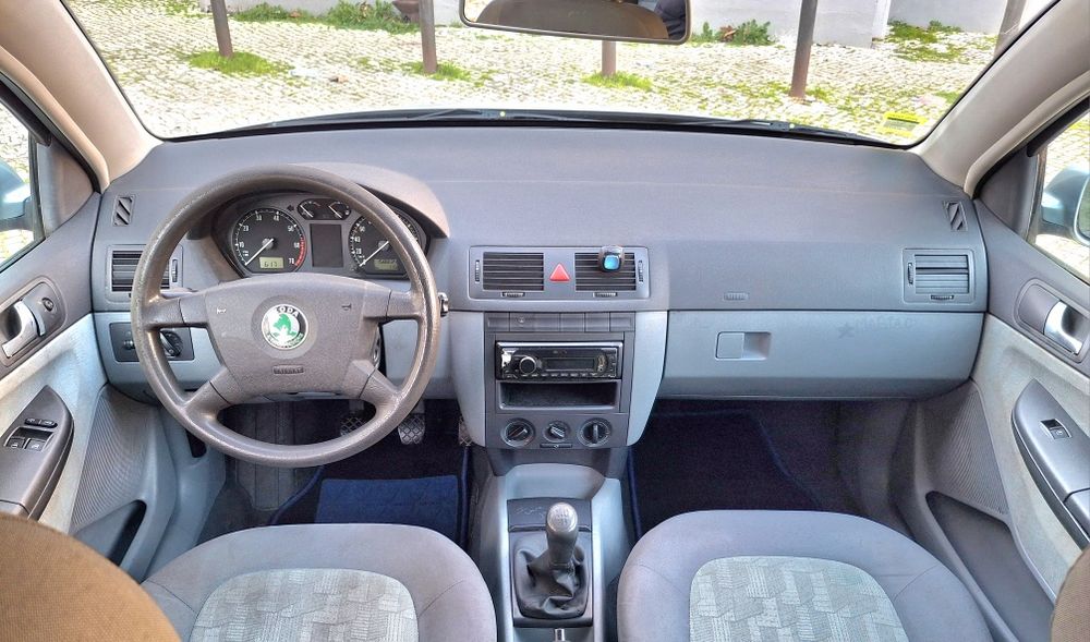 Skoda Fabia 1.4i 158Mil km Nacional 01