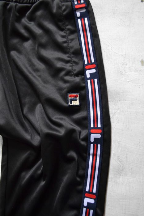 czarne dresy FILA z lampasem spodnie oldschoolowe