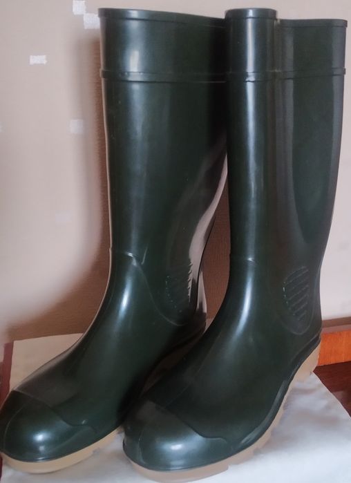 Резиновые сапоги р - 44 и 45