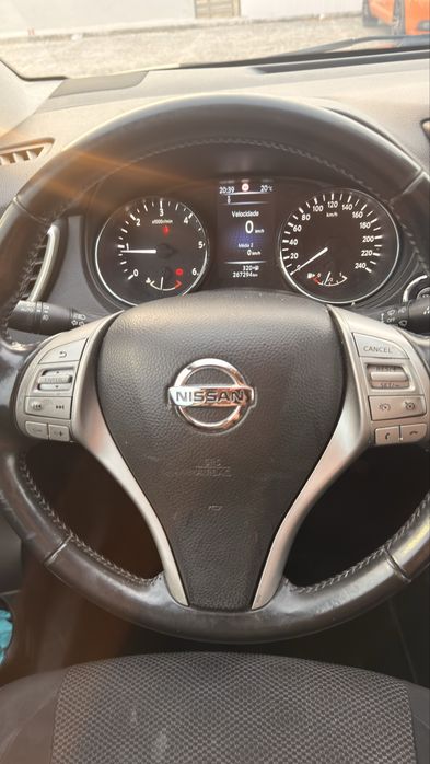 Nissan Qashqai 1.5 dCi Tekna 2015 | Teto Panorâmico | Full Extras | 10.990€