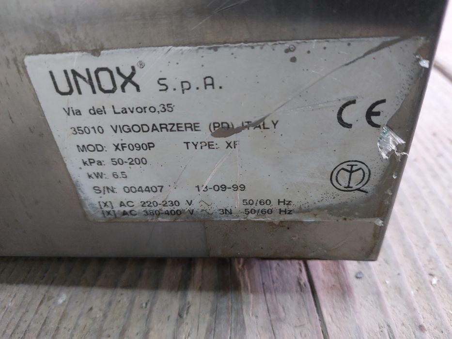 Пароконвектомат конвекційна піч з парозволоженням Unox XF090P 220/380В