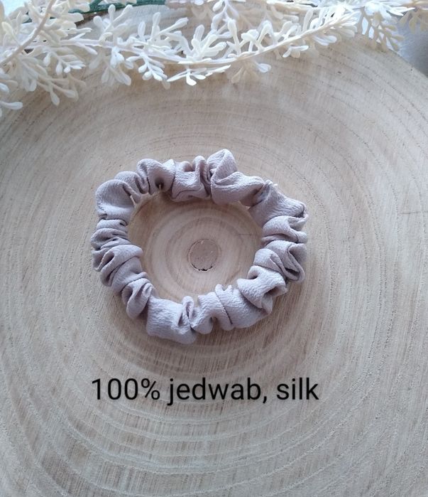 Nowa jedwabna gumka mini