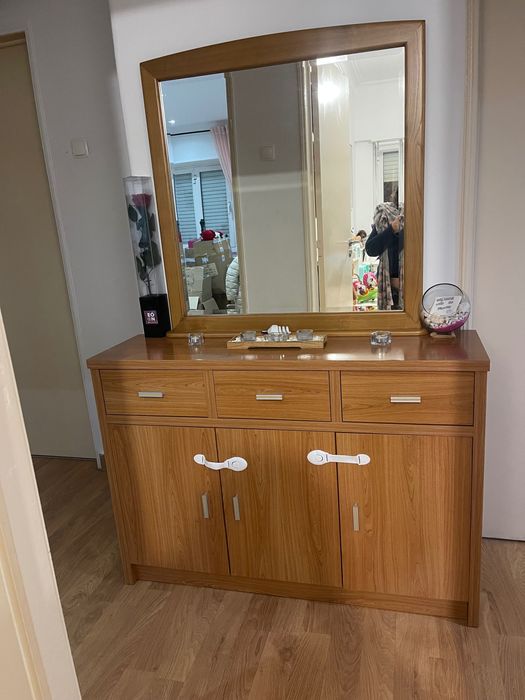 Vendo movel com espelho