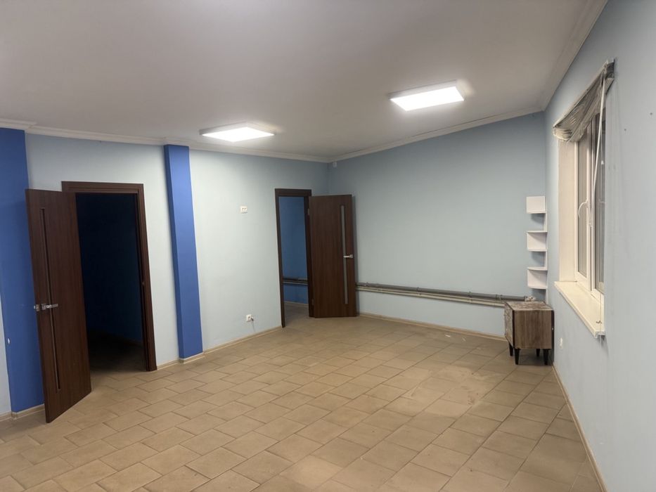 Оренда комерційного приміщення 65 м² у центрі Калинівки