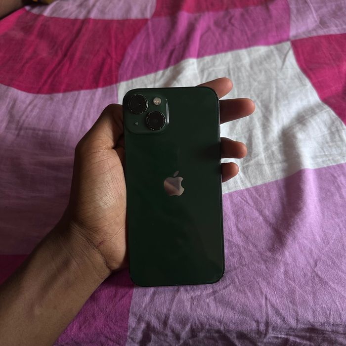 iPhone 13 128GB Verde | 97% Saúde da Bateria | Excelente Estado