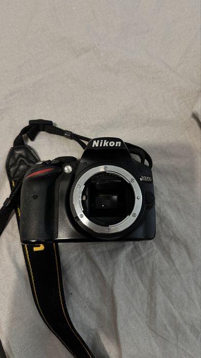 Nikon d3200 body