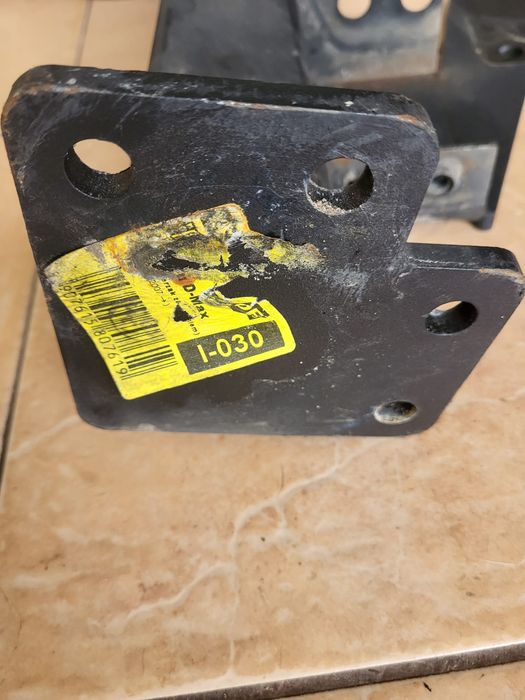 Suporte  para reboque izuso d-max