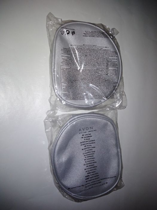 Necéssaire / bolsa de maquilhagem Anew da Avon