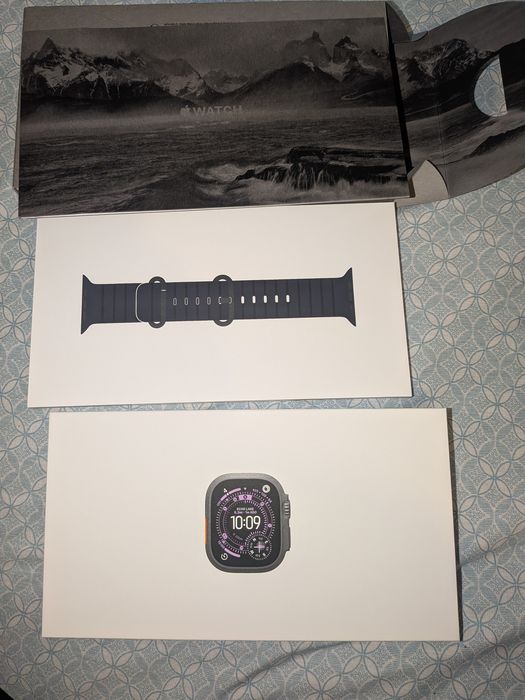 Apple Watch Ultra 3 49mm Black Ti Black Ocean Band