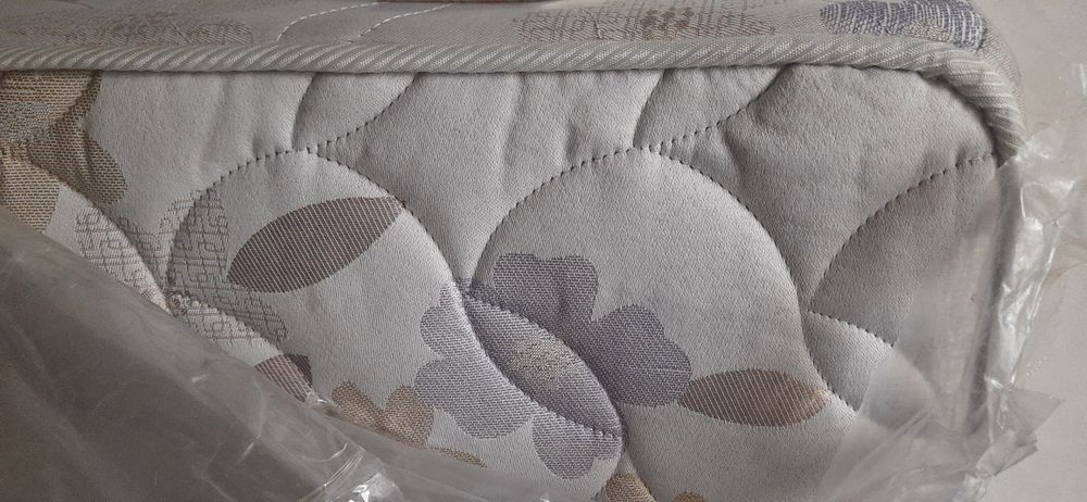 Продам кровать(ясень) + Матрас(Матролюкс) 140×190