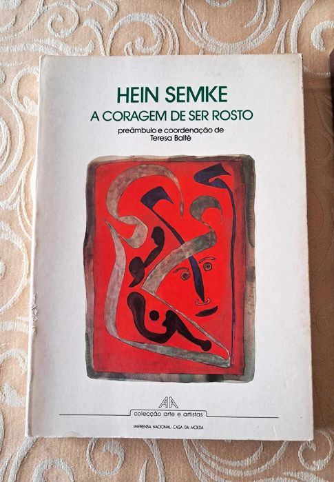 Obras de Nadir Afonso, Hein Semke, Holly Blades & Georges Duby