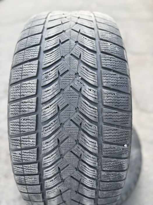 Продам резину зима  r 20 275/45 , 245/40