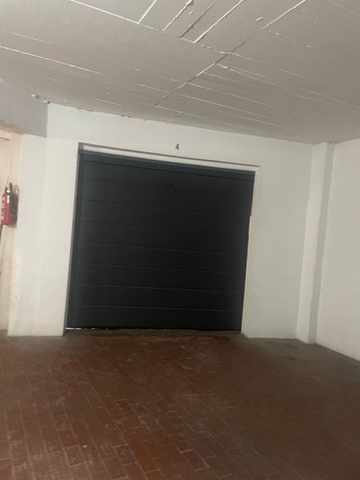 Garagem Feijo (junto ao Forum Almada)