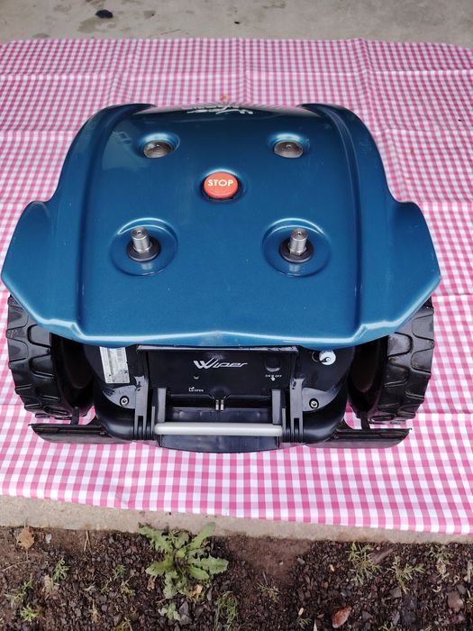 Robot koszący Wiper Premium F35S S (3200 m2)