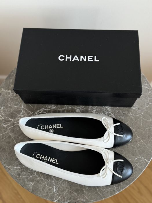 Baleriny Chanel ze skóry czarno białe