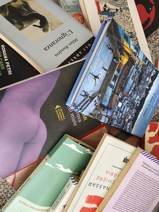Vários livros em italiano