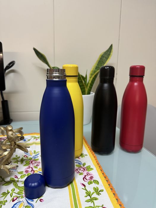 Garrafas térmicas em inox - varias cores ( NOVAS)