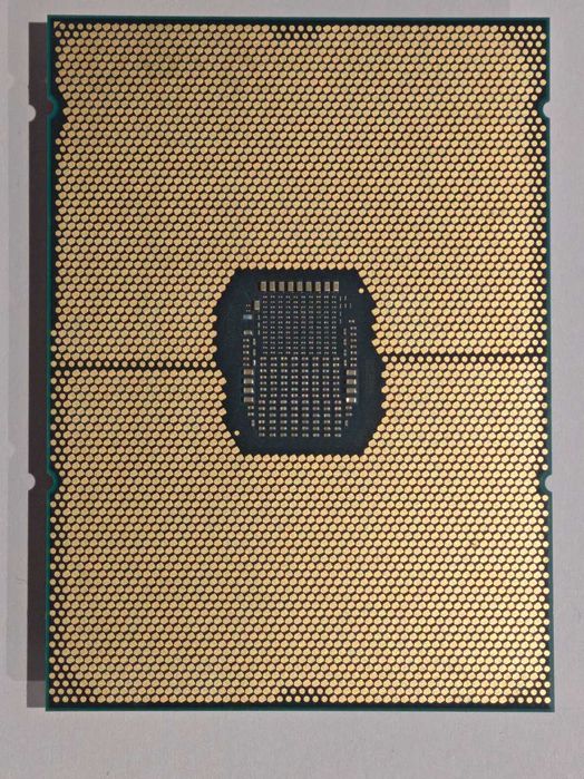 Procesor Intel Xeon Platinum 8352Y ES 32-core 1.8GHz 205W QV2F LGA4189