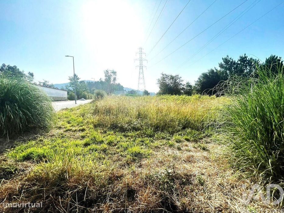 Terreno para construção em Mujães de 156,00 m2