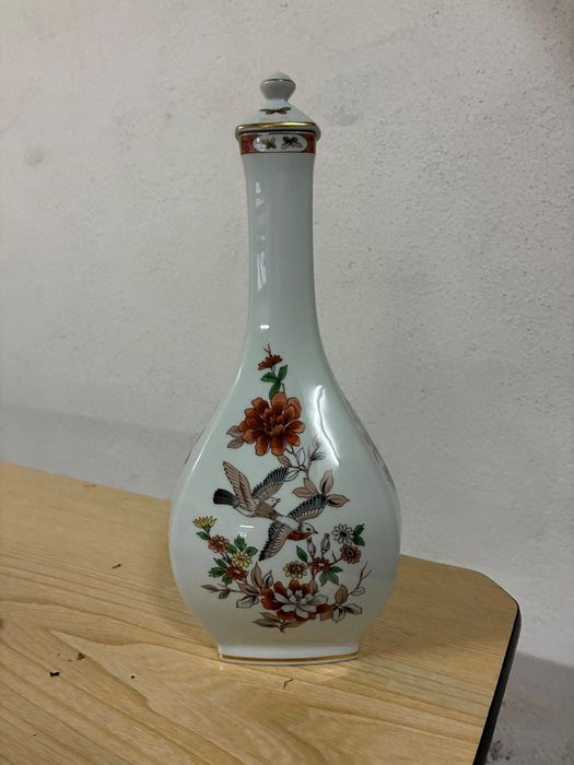 Duas Garrafas Licoreira em Porcelana Vista Alegre Magnólia