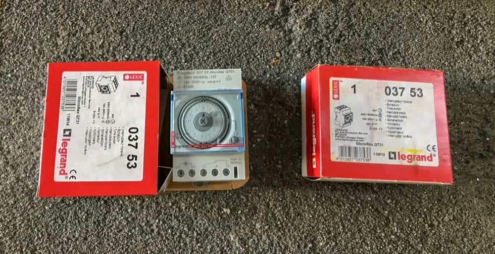 Legrand analog timer MicroRex QT31 (novos)
