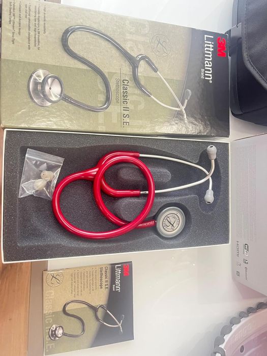 Estetoscópio littmann Classic II 
Novo, com caixa original, sem qualquer uso