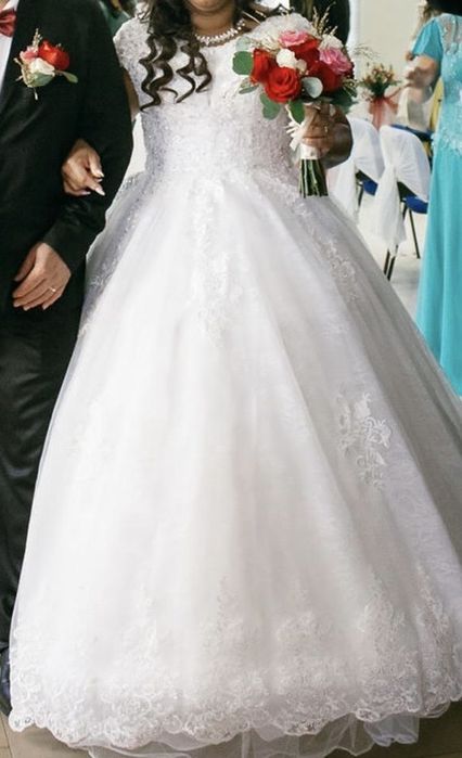 Aluga-se vestido de noiva