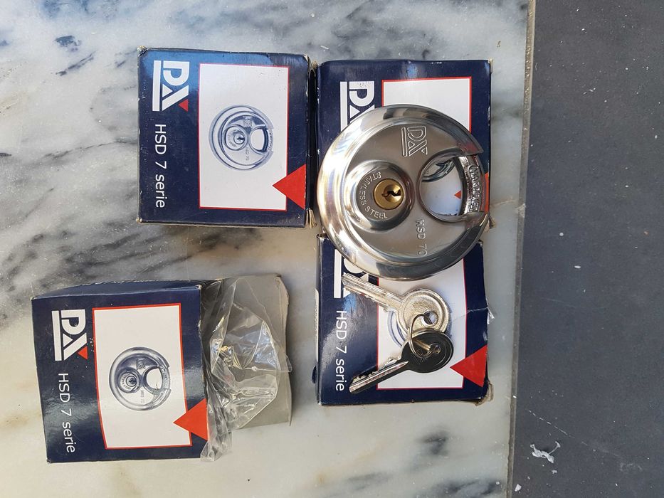 4 cadeados Dx stanless steel, novos