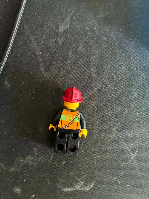 LEGO figurka strażaka 2015r.