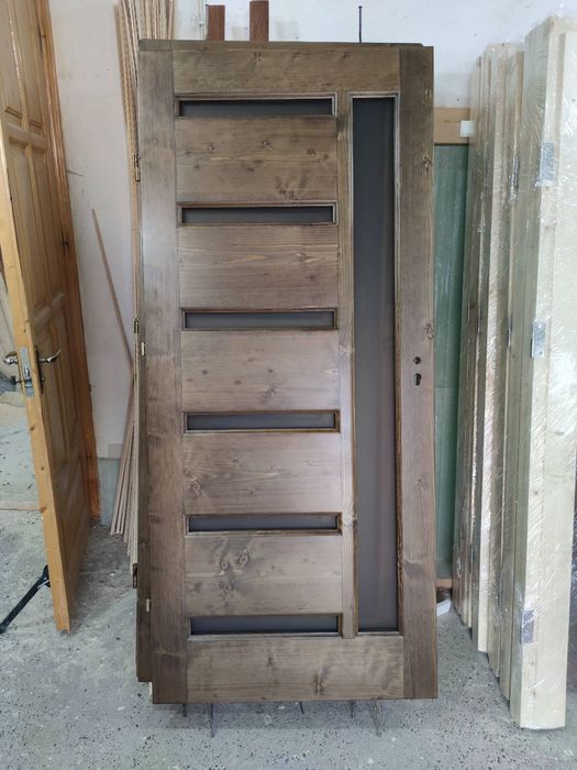 Дерев'яні ДВЕРІ. двері з ДЕРЕВА з масиву. Міжкімнатні вхідні ДВЕРІ.