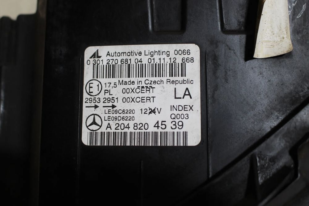 Ótica / farol esquerda MERCEDES-BENZ Classe C (W204)