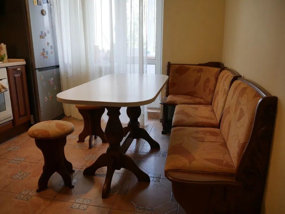 Кухонный уголок .