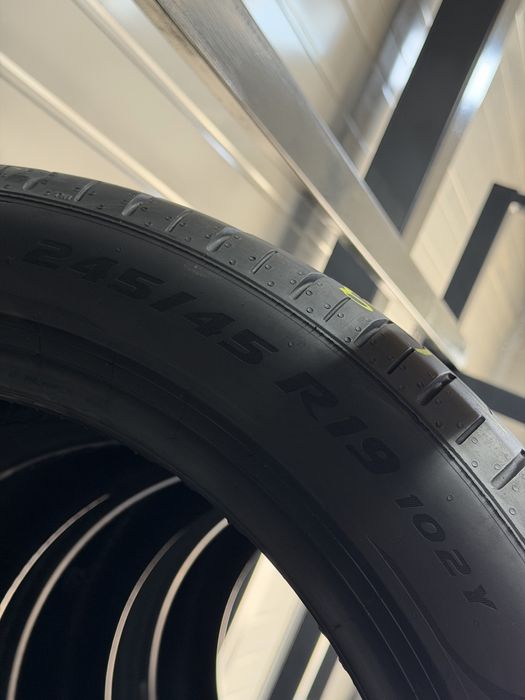 Літні шин ( різноширокі) 245/45r19 ( 102Y) і 275/40r19 ( 105Y) Pirelli P ZERO tm. Ціна 4000грн/шт.