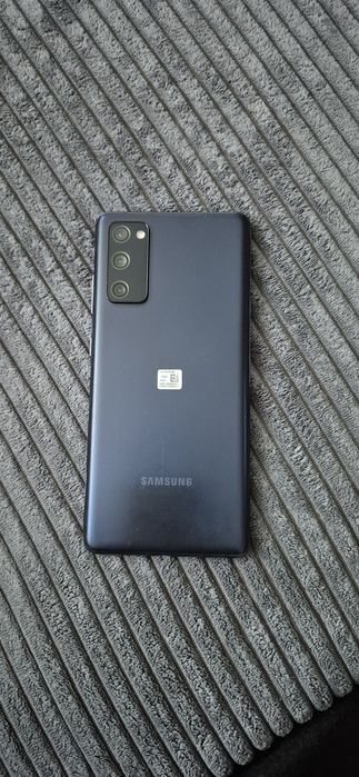 Samsung s 20 fe stan idealny