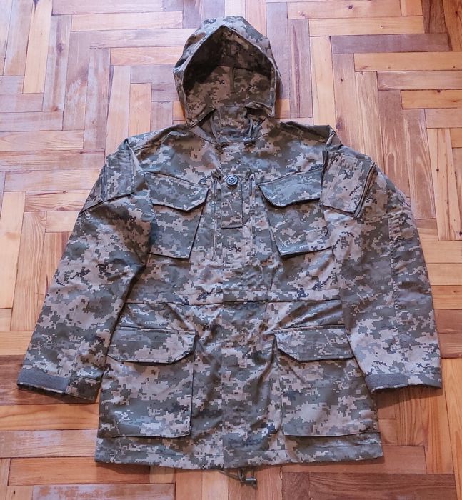 Куртка, китель та штани в кольорі піксель, Британія