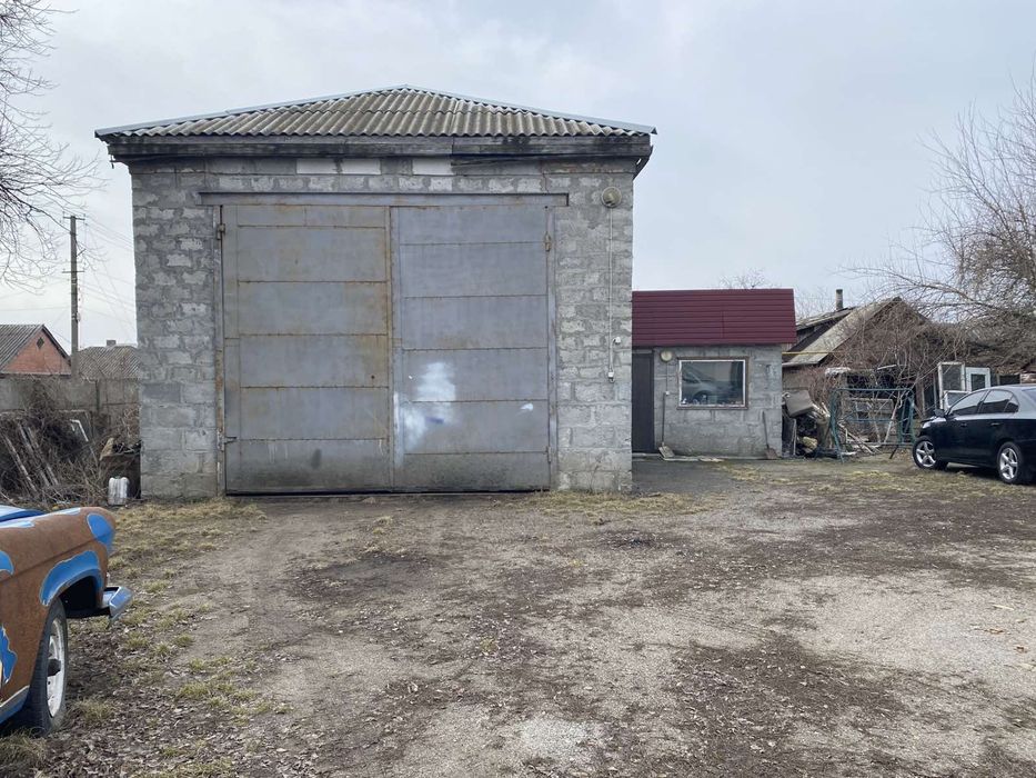 Бокс та діючий кіоск