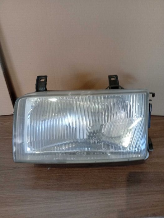 Lampa lewa przednia Volkswagen T4