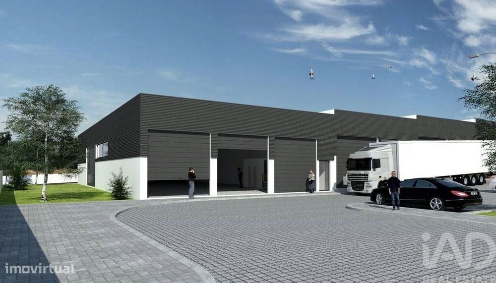 Prédio em Cristelo de 300 m2