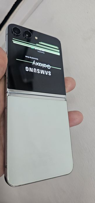 Samsung flip 5 8/256 на запчасти