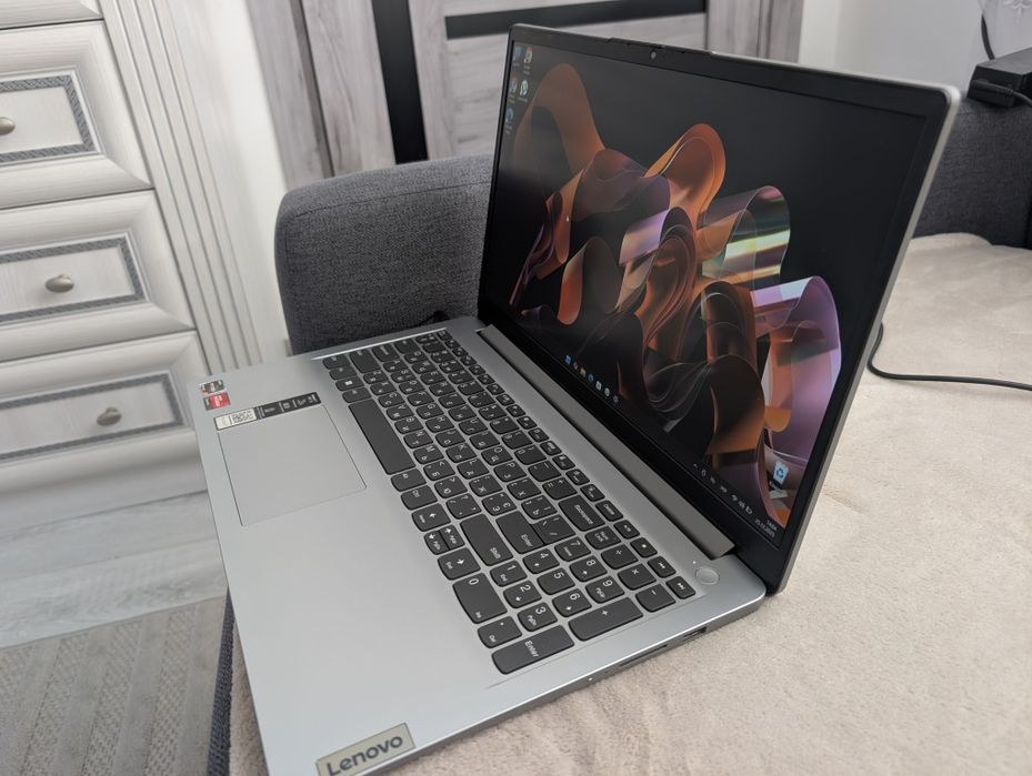 Продам ноутбук Lenovo IdeaPad 1 15ALC7 ( стан повністю новий)