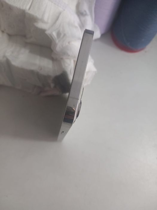 Vendo iphone 12 pro max em estado muito bom
