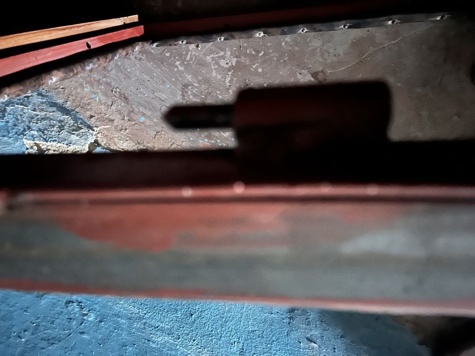 Дверь металлическая входная с деревянной накладкой