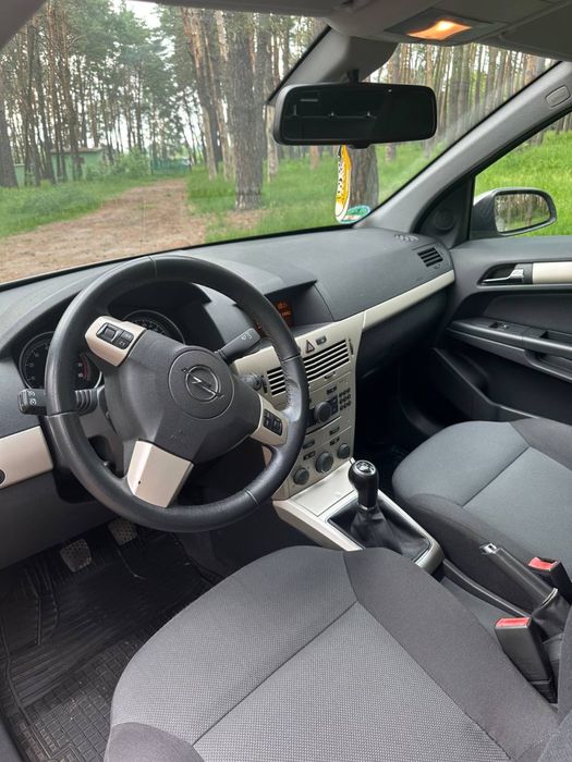 Продам свіжопригнаний Opel Astra H