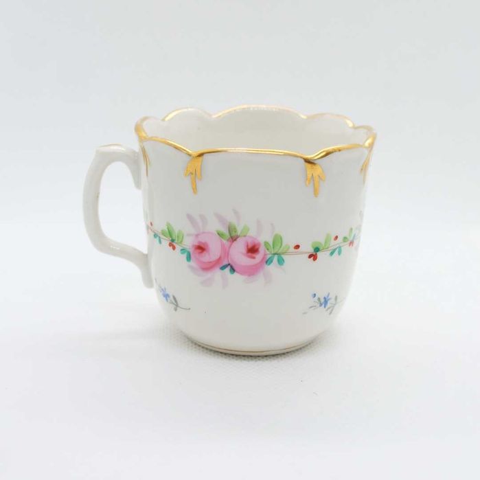 Chávena com pires pintados à mão