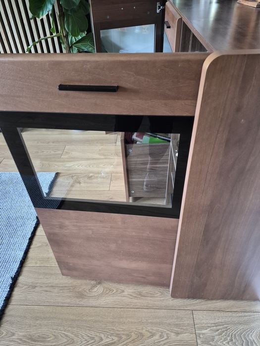 Komoda, witryna do salonu na zastawę, szkło. Drewno