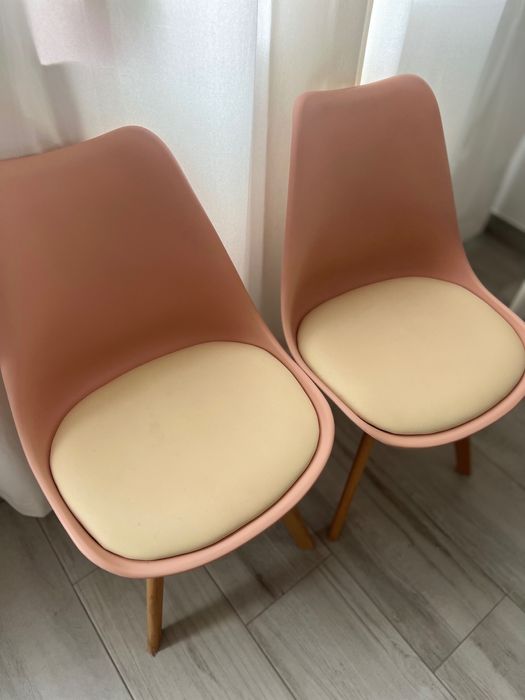 Cadeiras para sala de estética estilo nórdigo