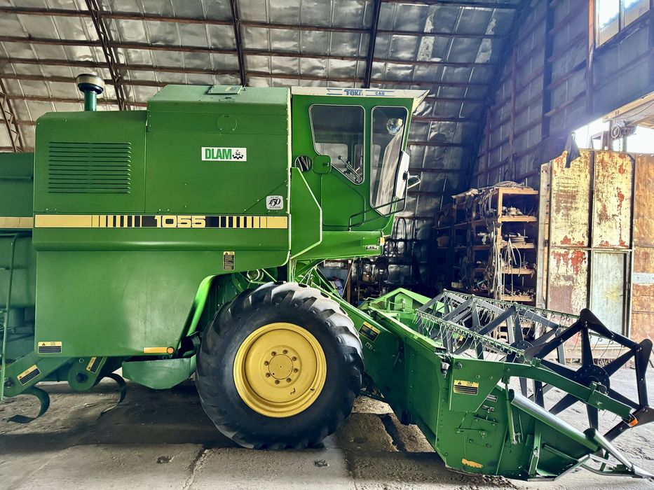 Комбайн John Deere 1055