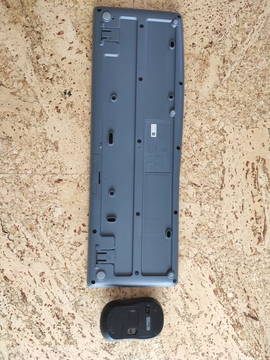 Bezprzewodowa kawiatura Logitech z myszką